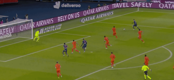  巴黎圣日耳曼主场大胜，领跑法甲积分榜